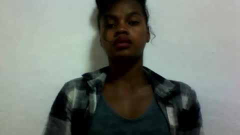 elodie228680 online show from June 17, 4:15 am
