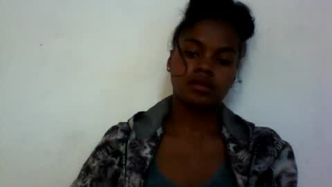 elodie228680 online show from June 28, 1:28 pm
