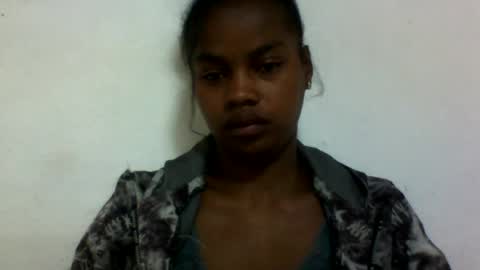 elodie228680 online show from June 30, 3:51 am