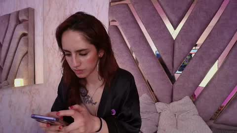 Elodie  online show from May 7, 12:38 am