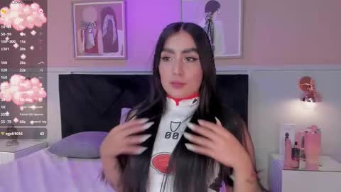 Elodie  online show from March 17, 1:03 pm