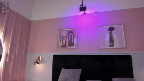 Elodie  online show from July 11, 12:08 pm
