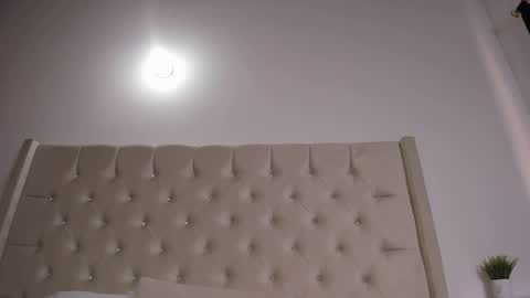 Maya online show from February 25, 2:11 pm