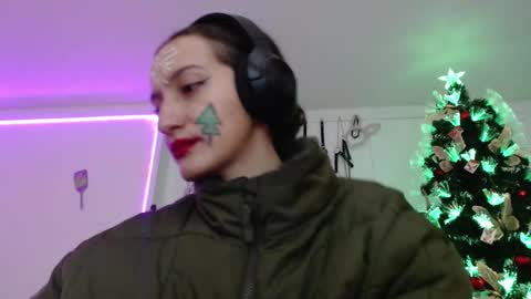 Chelsea  Please help me to reach 100 thumbs up online show from December 17, 2:44 am