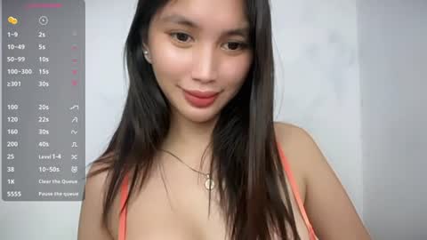 Snapshot of elora_charming chatting on June 12, 10:08 pm elora_charming online show from June 12, 10:08 pm