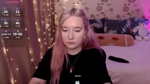 Snapshot of elovinora chatting on December 13, 2:49 pm Ela give me a thumbs up if you like it and this is important for the development of the account online show from December 13, 2:49 pm