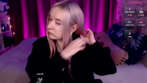 Snapshot of elovinora chatting on December 20, 7:28 pm Ela give me a thumbs up if you like it and this is important for the development of the account online show from December 20, 7:28 pm