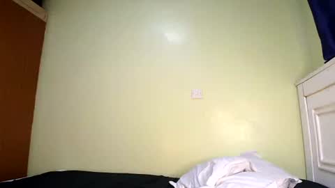 Snapshot of elowen655796 chatting on June 22, 8:00 am ELOWENA online show from June 22, 8:00 am