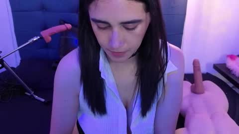 Snapshot of elowen_halley1 chatting on September 29, 8:13 pm elowen_halley1 online show from September 29, 8:13 pm