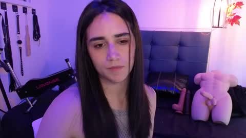 Snapshot of elowen_halley1 chatting on October 2, 6:59 pm elowen_halley1 online show from October 2, 6:59 pm
