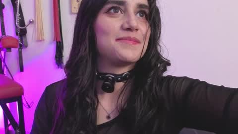 elowen_halley1 online show from January 10, 7:15 pm