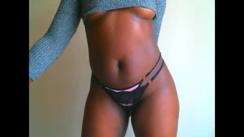 Snapshot of elphaba01 chatting on November 27, 7:21 am Elphaba online show from November 27, 7:21 am