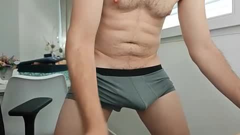 Snapshot of elrubiyo25 chatting on July 2, 12:33 pm elrubiyo25 online show from July 2, 12:33 pm