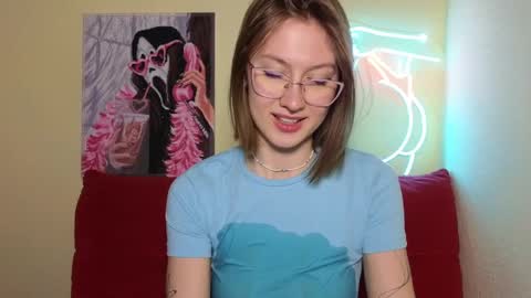 Snapshot of elsaangel chatting on February 16, 12:41 am elsaangel online show from February 16, 12:41 am