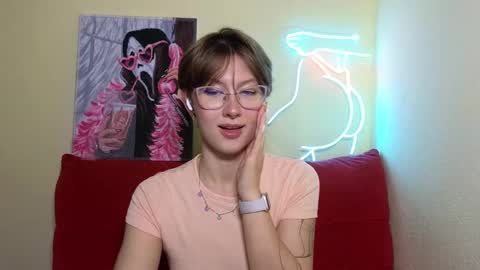 Snapshot of elsaangel chatting on September 20, 2:34 am elsaangel online show from September 20, 2:34 am