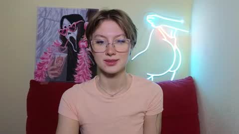 Snapshot of elsaangel chatting on October 19, 1:50 am elsaangel online show from October 19, 1:50 am