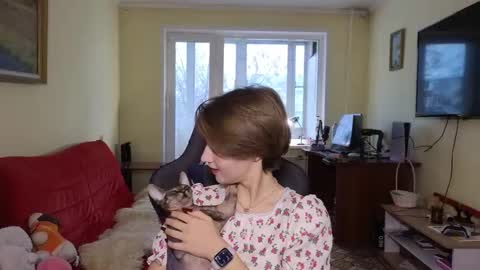 Snapshot of elsaangel chatting on November 13, 2:32 am elsaangel online show from November 13, 2:32 am