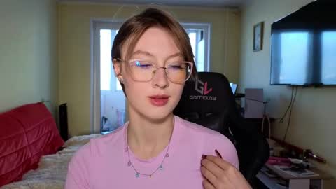 Snapshot of elsaangel chatting on December 1, 3:55 am elsaangel online show from December 1, 3:55 am