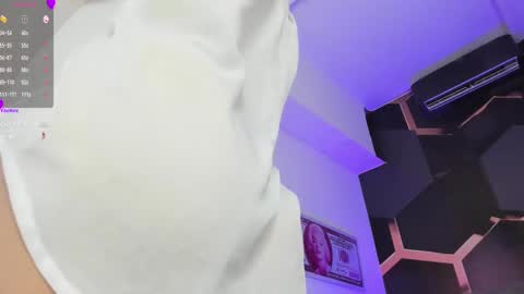 Elsa online show from October 7, 3:04 am