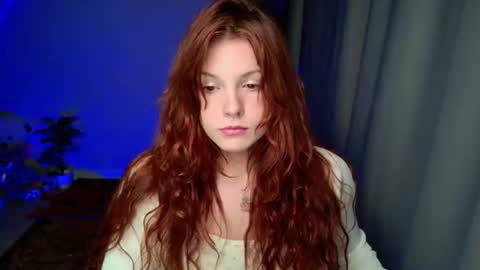 Snapshot of elsie_ginger chatting on June 16, 10:01 pm Elsie online show from June 16, 10:01 pm
