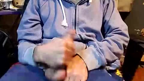 Snapshot of elvergg1 chatting on February 9, 8:51 am elvergg1 online show from February 9, 8:51 am