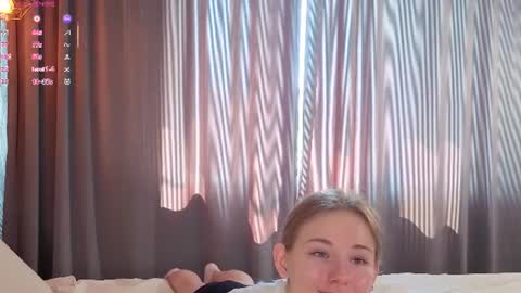 Snapshot of elvyrose chatting on July 7, 7:23 am Alex online show from July 7, 7:23 am