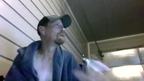 Snapshot of elwooood7 chatting on August 8, 10:39 am elwooood7 online show from August 8, 10:39 am