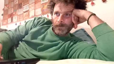 Snapshot of elyjahoye chatting on November 17, 8:36 pm elyjahoye online show from November 17, 8:36 pm