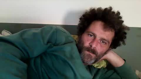 Snapshot of elyjahoye chatting on November 28, 9:28 pm elyjahoye online show from November 28, 9:28 pm