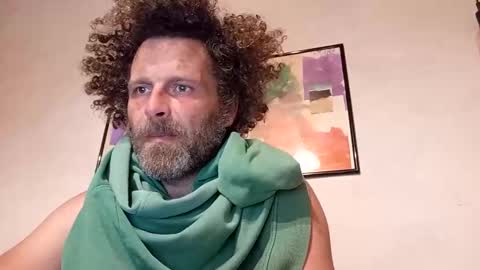 elyjahoye online show from May 6, 9:20 pm