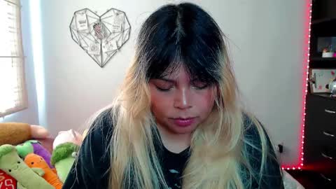 Ely online show from November 18, 3:16 pm