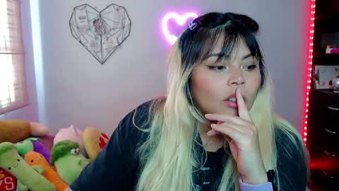 Ely online show from November 25, 8:31 pm