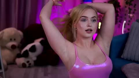 Elyssa online show from April 29, 6:47 pm