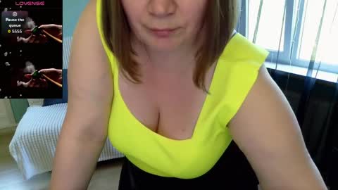 Snapshot of elza1981 chatting on May 23, 9:13 am elza1981 online show from May 23, 9:13 am