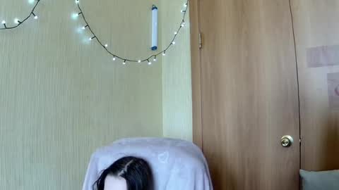 Snapshot of elza_com chatting on June 16, 4:15 am Elza Kom online show from June 16, 4:15 am