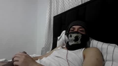 Snapshot of elzarko777 chatting on February 17, 1:46 am elzarko777 online show from February 17, 1:46 am