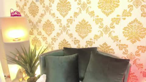 Snapshot of ema_lambert chatting on July 28, 3:21 pm Ema Lambert online show from July 28, 3:21 pm