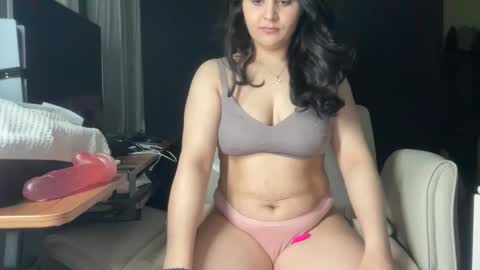 Ema Love online show from February 4, 3:23 am