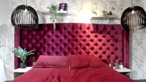 Snapshot of ema_luna_ chatting on October 16, 8:32 pm Ema online show from October 16, 8:32 pm