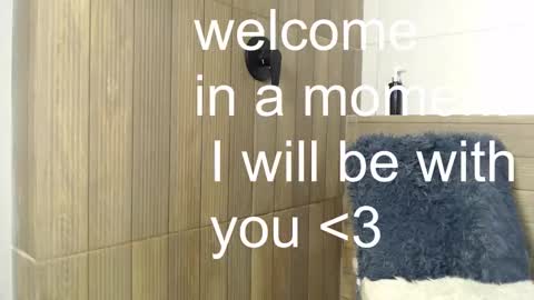 Snapshot of ema_luna_ chatting on October 29, 8:10 pm Ema online show from October 29, 8:10 pm