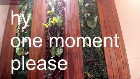 Snapshot of ema_luna_ chatting on November 30, 8:02 pm Ema online show from November 30, 8:02 pm