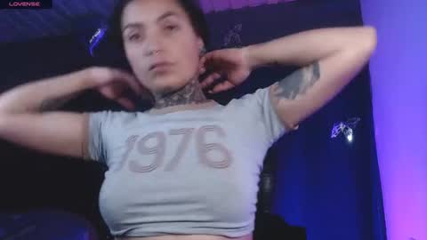 Snapshot of ema_ploxx chatting on June 28, 2:39 am ema_ploxx online show from June 28, 2:39 am