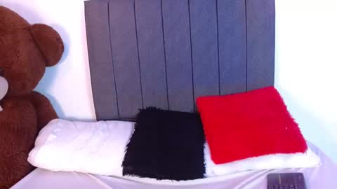 Ema Delacroix online show from December 5, 6:59 pm