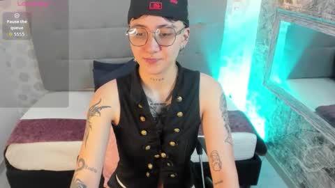 Snapshot of emahills__axelrose chatting on October 20, 2:39 pm emahills__axelrose online show from October 20, 2:39 pm