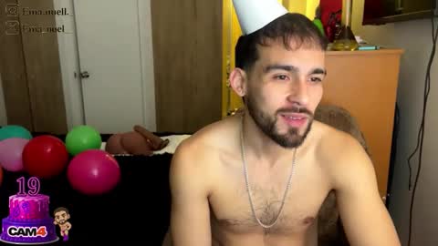 Snapshot of emanuell___ chatting on June 8, 1:28 am emanuell___ online show from June 8, 1:28 am