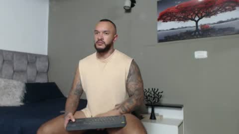 Snapshot of emanuelspencer chatting on June 27, 10:04 pm emanuelspencer online show from June 27, 10:04 pm