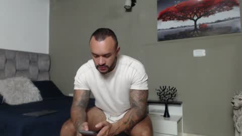 Snapshot of emanuelspencer chatting on July 9, 1:09 am emanuelspencer online show from July 9, 1:09 am
