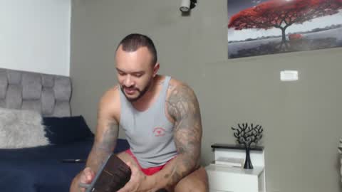 Snapshot of emanuelspencer chatting on July 13, 3:53 am emanuelspencer online show from July 13, 3:53 am