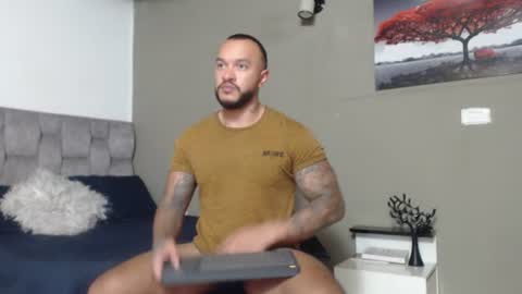 Snapshot of emanuelspencer chatting on July 16, 6:58 pm emanuelspencer online show from July 16, 6:58 pm