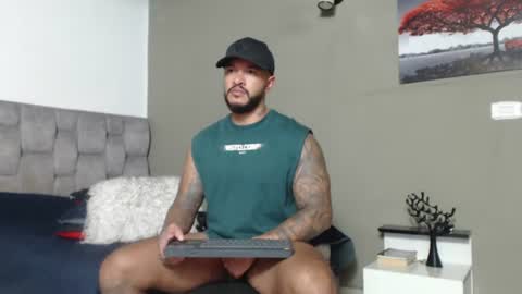 Snapshot of emanuelspencer chatting on July 24, 6:44 am emanuelspencer online show from July 24, 6:44 am